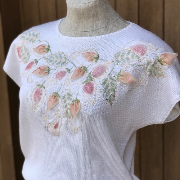 Vintage 70s NEW Womens Short Sleeve Sweater Top Embellished Appliqué Medium - Picture 3 of 8